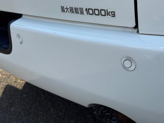 ハイエースバン ＤＸ　ＧＬパッケージ　ディーゼル４ＷＤ　寒冷地仕様　パノラミックビューモニター　デジタルインナーミラーシートカバー装着済み　８ナンバー２年車検取得済み　デットニング施工済み　床板張り　ノックスドール施工済み（28枚目）