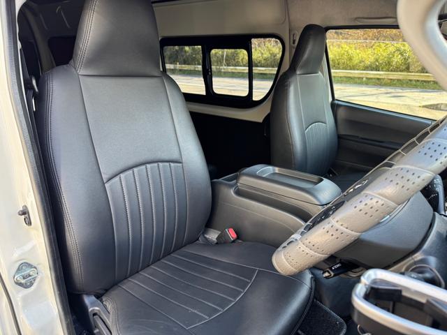 ハイエースバン ＤＸ　ＧＬパッケージ　ディーゼル４ＷＤ　寒冷地仕様　パノラミックビューモニター　デジタルインナーミラーシートカバー装着済み　８ナンバー２年車検取得済み　デットニング施工済み　床板張り　ノックスドール施工済み（35枚目）