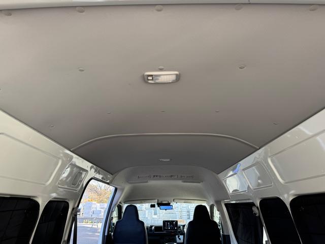 ハイエースバン ＤＸ　ＧＬパッケージ　ディーゼル４ＷＤ　寒冷地仕様　パノラミックビューモニター　デジタルインナーミラーシートカバー装着済み　８ナンバー２年車検取得済み　デットニング施工済み　床板張り　ノックスドール施工済み（42枚目）