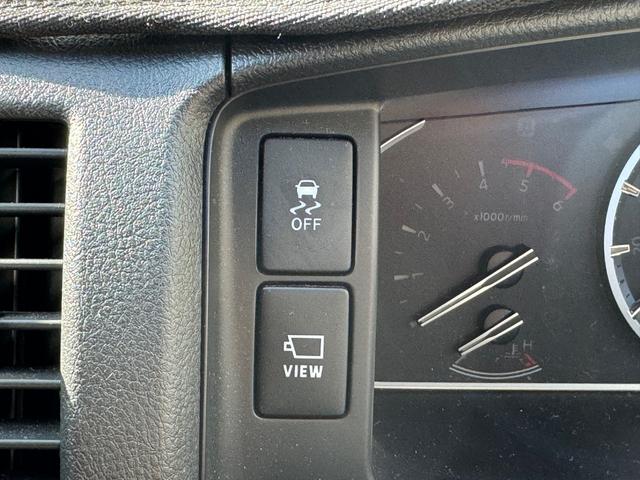 ハイエースバン ＤＸ　ＧＬパッケージ　ディーゼル４ＷＤ　寒冷地仕様　パノラミックビューモニター　デジタルインナーミラーシートカバー装着済み　８ナンバー２年車検取得済み　デットニング施工済み　床板張り　ノックスドール施工済み（53枚目）