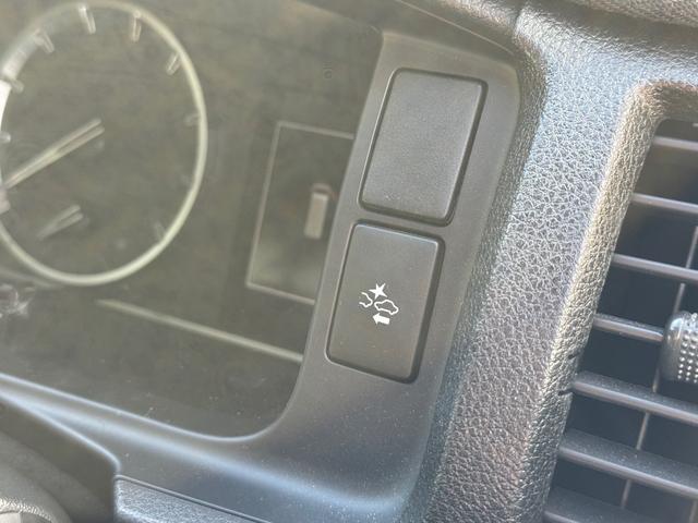 ハイエースバン ＤＸ　ＧＬパッケージ　ディーゼル４ＷＤ　寒冷地仕様　パノラミックビューモニター　デジタルインナーミラーシートカバー装着済み　８ナンバー２年車検取得済み　デットニング施工済み　床板張り　ノックスドール施工済み（54枚目）