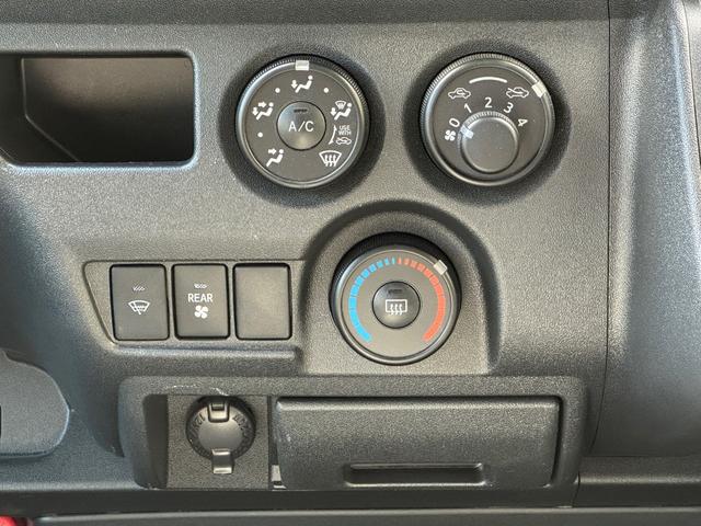 ハイエースバン ＤＸ　ＧＬパッケージ　ディーゼル４ＷＤ　寒冷地仕様　パノラミックビューモニター　デジタルインナーミラーシートカバー装着済み　８ナンバー２年車検取得済み　デットニング施工済み　床板張り　ノックスドール施工済み（56枚目）