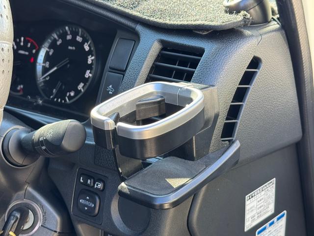 ハイエースバン ＤＸ　ＧＬパッケージ　ディーゼル４ＷＤ　寒冷地仕様　パノラミックビューモニター　デジタルインナーミラーシートカバー装着済み　８ナンバー２年車検取得済み　デットニング施工済み　床板張り　ノックスドール施工済み（61枚目）