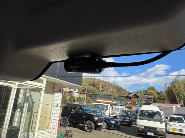 ハイエースバン ＤＸ　ＧＬパッケージ　ディーゼル４ＷＤ　寒冷地仕様　パノラミックビューモニター　デジタルインナーミラーシートカバー装着済み　８ナンバー２年車検取得済み　デットニング施工済み　床板張り　ノックスドール施工済み（65枚目）