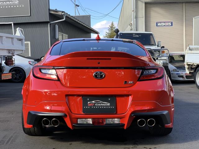 GR86 RZ 1オーナー車 TRD-GRフルエアロキット RAYS-TE37アルミ TRDマフラー SACHSアブソーバー BRIDEフルバケ MOMOクイックリリース BLITZサクション(11枚目)