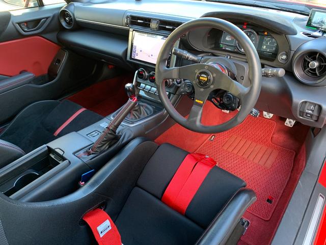 GR86 RZ 1オーナー車 TRD-GRフルエアロキット RAYS-TE37アルミ TRDマフラー SACHSアブソーバー BRIDEフルバケ MOMOクイックリリース BLITZサクション(20枚目)