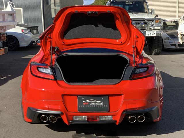 GR86 RZ 1オーナー車 TRD-GRフルエアロキット RAYS-TE37アルミ TRDマフラー SACHSアブソーバー BRIDEフルバケ MOMOクイックリリース BLITZサクション(46枚目)