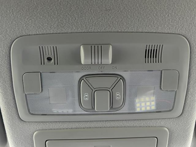 エスティマ アエラス　プレミアムエディション　保証付　禁煙車　７人乗　ローダウン　外品２０ＡＷ　モデリスタグリル　両側電動スライドドア　純正８型ナビ　フリップダウンモニター　ＴＶ　Ｂカメラ　クルコン　プッシュ＆スマートキー　ＥＴＣ（25枚目）