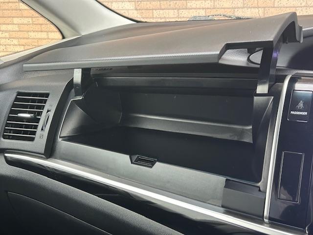 エスティマ アエラス　プレミアムエディション　保証付　禁煙車　７人乗　ローダウン　外品２０ＡＷ　モデリスタグリル　両側電動スライドドア　純正８型ナビ　フリップダウンモニター　ＴＶ　Ｂカメラ　クルコン　プッシュ＆スマートキー　ＥＴＣ（40枚目）