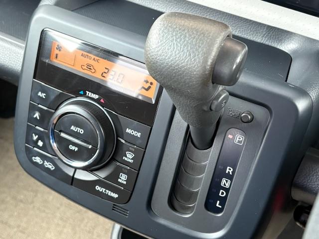 モコ Ｘ　保証付　禁煙車　外品ナビ　地デジＴＶ　プッシュスタート　スマートキー　ＥＴＣ　オートエアコン　ベンチシート　純正ホイール（15枚目）