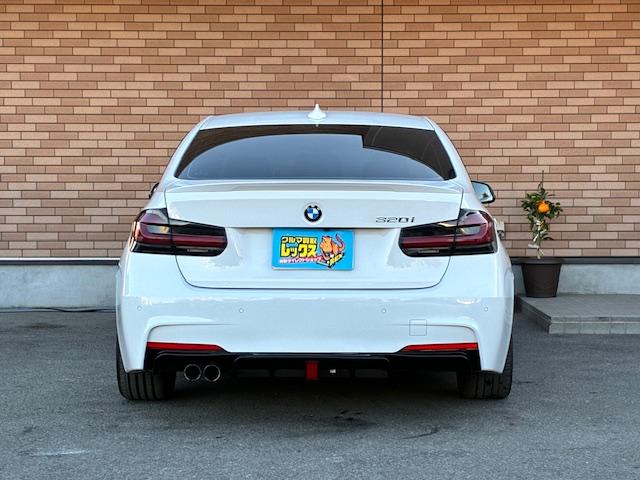 オープニングイルミネーション点灯式、外品テールランプ装備車♪純正テールランプも御座います♪