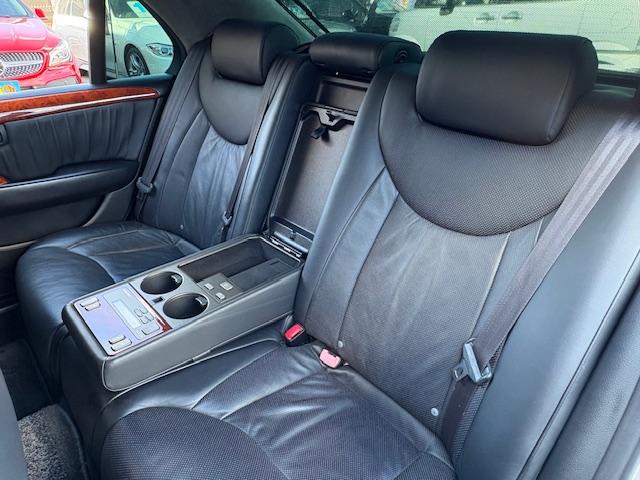 セルシオ Ｃ仕様　インテリアセレクション　保証付　禁煙車　黒革　サンルーフ　サスコン　ＷＯＲＫ製１９ＡＷ　ストレートマフラー　スマートキー　ナビ　Ｂカメラ　ブルートゥースキット　シートエアコン　全席電動シート　クルコン　ＨＩＤ　ＬＥＤフォグ（40枚目）