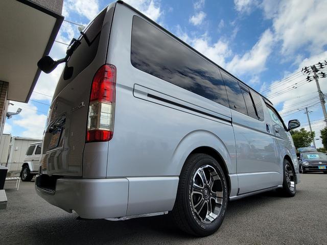 ハイエースバン ロングスーパーGL 保証付 禁煙車 ローダウン エアロ 外品17AW ホワイトレター ベッドキット LEDヘッド&フォグ アルパイン10型フローティングナビ デジタルインナーミラー ETC ガングリップ 木目調インパネ(8枚目)
