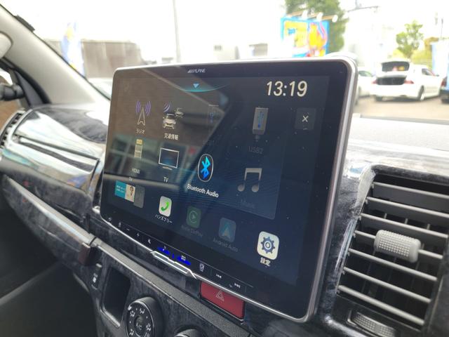 ハイエースバン ロングスーパーGL 保証付 禁煙車 ローダウン エアロ 外品17AW ホワイトレター ベッドキット LEDヘッド&フォグ アルパイン10型フローティングナビ デジタルインナーミラー ETC ガングリップ 木目調インパネ(14枚目)