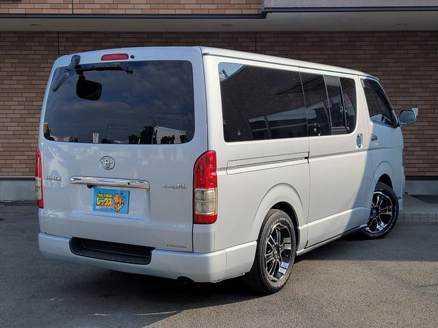 ハイエースバン ロングスーパーGL 保証付 禁煙車 ローダウン エアロ 外品17AW ホワイトレター ベッドキット LEDヘッド&フォグ アルパイン10型フローティングナビ デジタルインナーミラー ETC ガングリップ 木目調インパネ(30枚目)