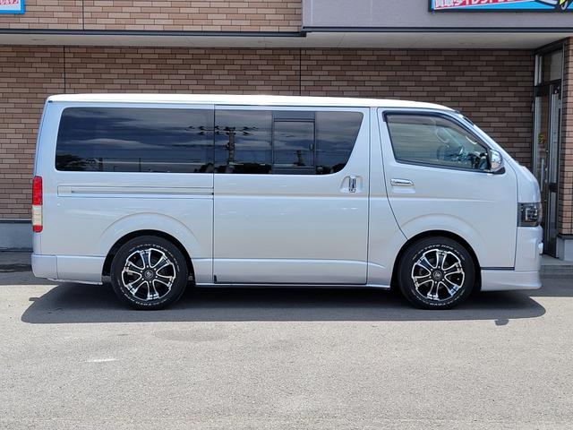 ハイエースバン ロングスーパーGL 保証付 禁煙車 ローダウン エアロ 外品17AW ホワイトレター ベッドキット LEDヘッド&フォグ アルパイン10型フローティングナビ デジタルインナーミラー ETC ガングリップ 木目調インパネ(33枚目)