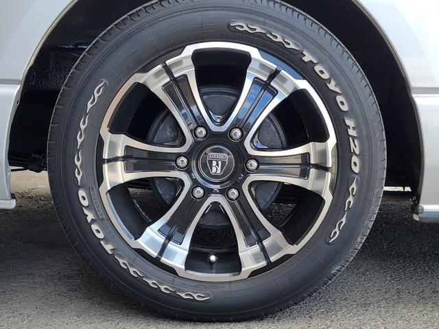 ハイエースバン ロングスーパーGL 保証付 禁煙車 ローダウン エアロ 外品17AW ホワイトレター ベッドキット LEDヘッド&フォグ アルパイン10型フローティングナビ デジタルインナーミラー ETC ガングリップ 木目調インパネ(35枚目)
