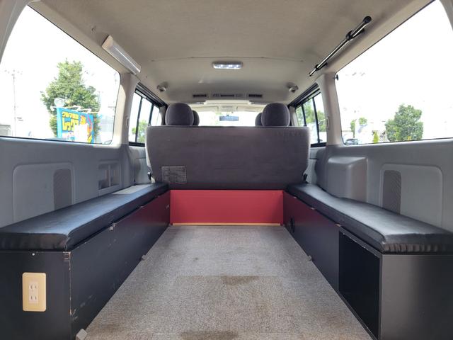 ハイエースバン ロングスーパーGL 保証付 禁煙車 ローダウン エアロ 外品17AW ホワイトレター ベッドキット LEDヘッド&フォグ アルパイン10型フローティングナビ デジタルインナーミラー ETC ガングリップ 木目調インパネ(39枚目)