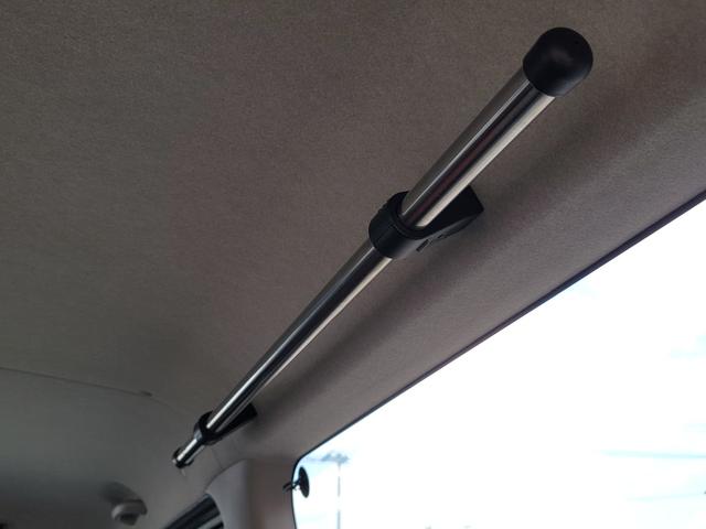 ハイエースバン ロングスーパーGL 保証付 禁煙車 ローダウン エアロ 外品17AW ホワイトレター ベッドキット LEDヘッド&フォグ アルパイン10型フローティングナビ デジタルインナーミラー ETC ガングリップ 木目調インパネ(49枚目)