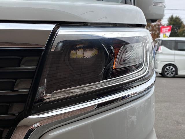 スペーシアカスタム ハイブリッドＸＳ　保証付　禁煙車　両側電動スライドドア　衝突軽減ブレーキ　純正８型ナビ　フルセグＴＶ　全方位モニター　スマートキー　ＬＥＤライト　ブルートゥース　ハーフレザーシート　ＥＴＣ　シートヒーター　純正１５ＡＷ（32枚目）