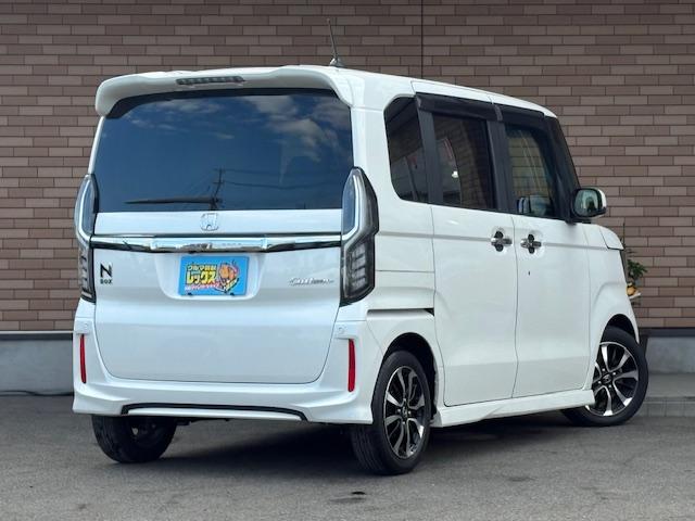 Ｎ－ＢＯＸカスタム Ｇ・Ｌホンダセンシング　保証付　禁煙車　電動スライドドア　衝突軽減ブレーキ　スマートキー　９型メーカーナビ　ＴＶ　Ｂカメラ　追従型クルコン　プッシュスタート　ＬＥＤライト　ステアリングアシスト　ＥＴＣ　純正ＡＷ（9枚目）