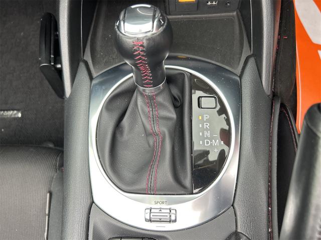 ロードスター Ｓスペシャルパッケージ　オープンカー　バックカメラ　ナビ　ＬＥＤヘッドランプ　ＡＴ　スマートキー　アイドリングストップ　アルミホイール　盗難防止システム　衝突安全ボディ　ＡＢＳ　ＥＳＣ　ＵＳＢ　ミュージックプレイヤー接続可（27枚目）