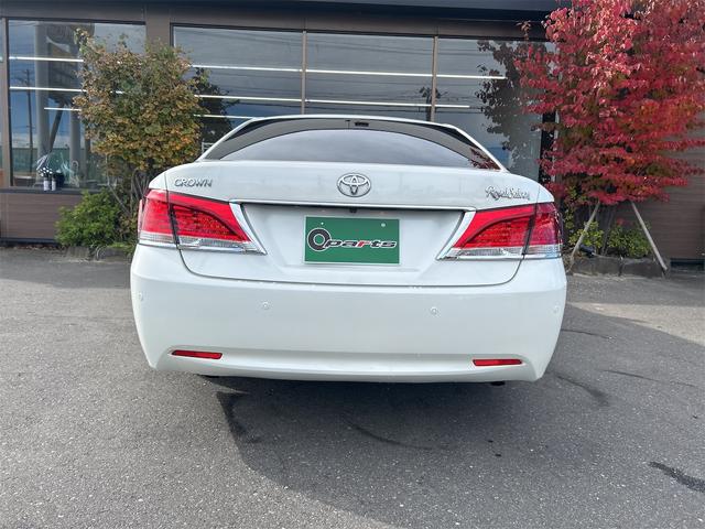 クラウン ロイヤルサルーン ETC クリアランスソナー オートクルーズコントロール バックカメラ TV アルミホイール HID AT スマートキー 電動格納ミラー 盗難防止システム 衝突安全ボディ ABS ESC エアコン(5枚目)