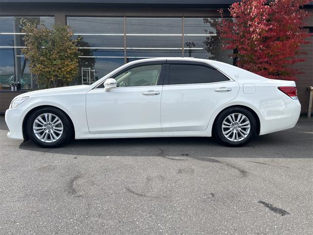 クラウン ロイヤルサルーン ETC クリアランスソナー オートクルーズコントロール バックカメラ TV アルミホイール HID AT スマートキー 電動格納ミラー 盗難防止システム 衝突安全ボディ ABS ESC エアコン(7枚目)