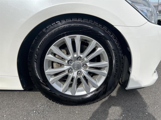 クラウン ロイヤルサルーン ETC クリアランスソナー オートクルーズコントロール バックカメラ TV アルミホイール HID AT スマートキー 電動格納ミラー 盗難防止システム 衝突安全ボディ ABS ESC エアコン(12枚目)