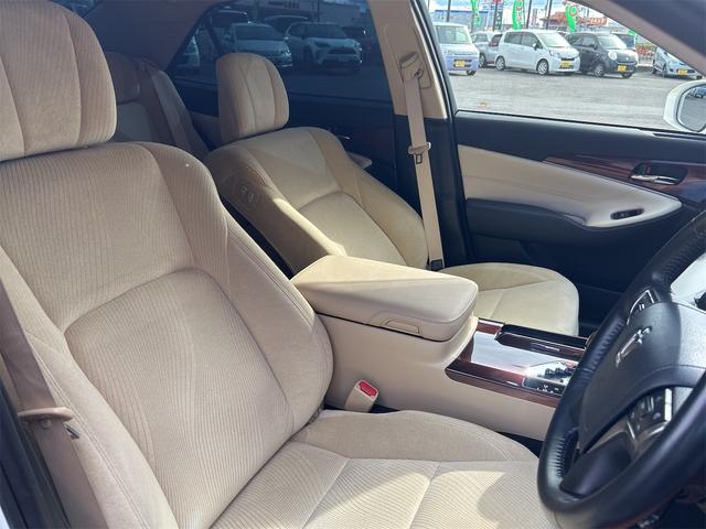 クラウン ロイヤルサルーン ETC クリアランスソナー オートクルーズコントロール バックカメラ TV アルミホイール HID AT スマートキー 電動格納ミラー 盗難防止システム 衝突安全ボディ ABS ESC エアコン(30枚目)