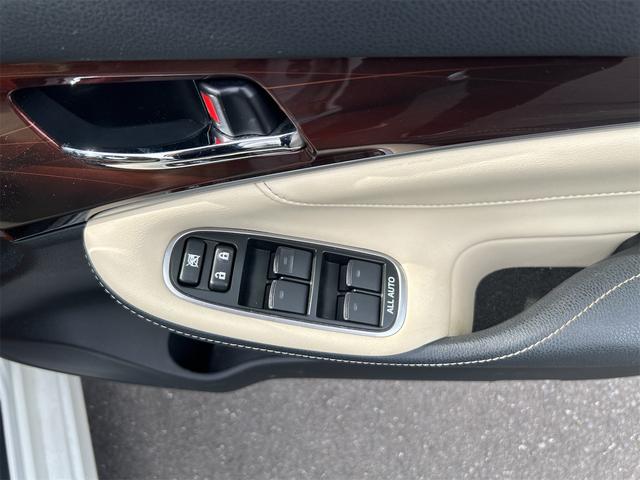 クラウン ロイヤルサルーン ETC クリアランスソナー オートクルーズコントロール バックカメラ TV アルミホイール HID AT スマートキー 電動格納ミラー 盗難防止システム 衝突安全ボディ ABS ESC エアコン(32枚目)