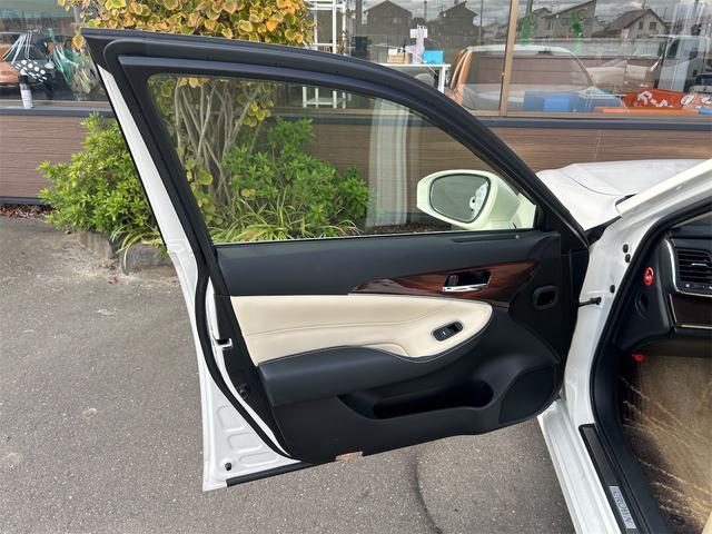 クラウン ロイヤルサルーン ETC クリアランスソナー オートクルーズコントロール バックカメラ TV アルミホイール HID AT スマートキー 電動格納ミラー 盗難防止システム 衝突安全ボディ ABS ESC エアコン(43枚目)