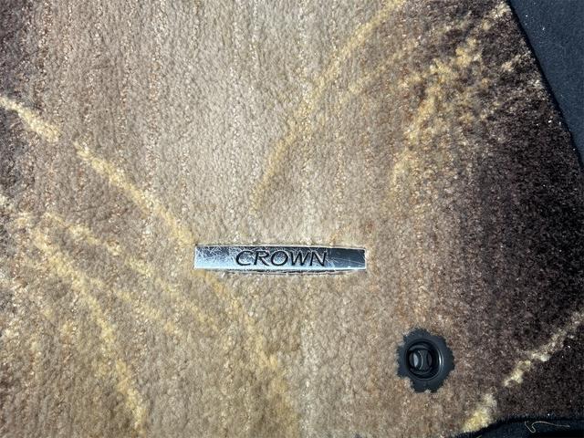 クラウン ロイヤルサルーン ETC クリアランスソナー オートクルーズコントロール バックカメラ TV アルミホイール HID AT スマートキー 電動格納ミラー 盗難防止システム 衝突安全ボディ ABS ESC エアコン(49枚目)