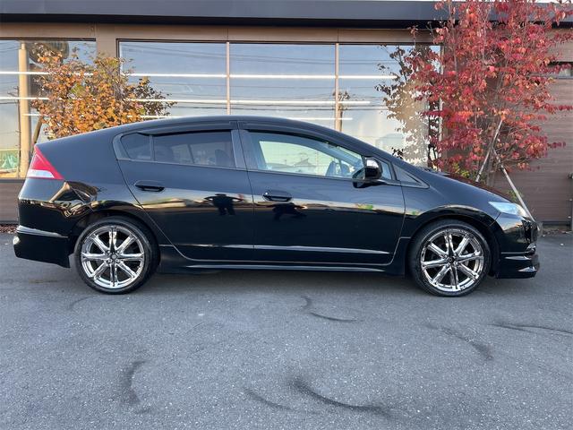 インサイト ＬＳ　アルミホイール　オートライト　ＨＩＤ　ＣＶＴ　キーレスエントリー　盗難防止システム　Ｂｌｕｅｔｏｏｔｈ　衝突安全ボディ　ＡＢＳ　ＥＳＣ　エアコン（6枚目）