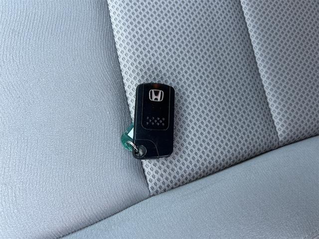 インサイト ＬＳ　アルミホイール　オートライト　ＨＩＤ　ＣＶＴ　キーレスエントリー　盗難防止システム　Ｂｌｕｅｔｏｏｔｈ　衝突安全ボディ　ＡＢＳ　ＥＳＣ　エアコン（48枚目）