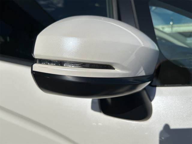 フィット １３Ｇ・Ｆパッケージ　ＥＴＣ　ナビ　衝突被害軽減システム　アルミホイール　スマートキー　アイドリングストップ　電動格納ミラー　フルフラット　ＣＶＴ　盗難防止システム　衝突安全ボディ　ＡＢＳ　ＥＳＣ　ＵＳＢ（13枚目）