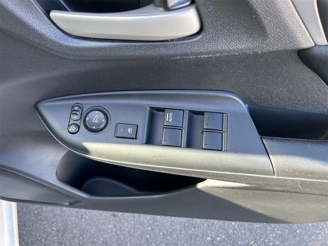 フィット １３Ｇ・Ｆパッケージ　ＥＴＣ　ナビ　衝突被害軽減システム　アルミホイール　スマートキー　アイドリングストップ　電動格納ミラー　フルフラット　ＣＶＴ　盗難防止システム　衝突安全ボディ　ＡＢＳ　ＥＳＣ　ＵＳＢ（33枚目）