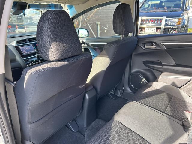 フィット １３Ｇ・Ｆパッケージ　ＥＴＣ　ナビ　衝突被害軽減システム　アルミホイール　スマートキー　アイドリングストップ　電動格納ミラー　フルフラット　ＣＶＴ　盗難防止システム　衝突安全ボディ　ＡＢＳ　ＥＳＣ　ＵＳＢ（40枚目）