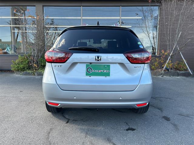 フィット ｅ：ＨＥＶベーシック　バックカメラ　ナビ　ＴＶ　クリアランスソナー　オートクルーズコントロール　衝突被害軽減システム　オートライト　ＬＥＤヘッドランプ　スマートキー　アイドリングストップ　電動格納ミラー　ＣＶＴ（5枚目）