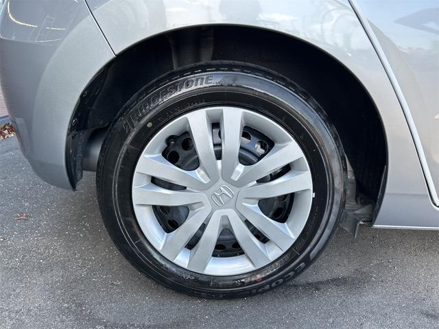 フィット ｅ：ＨＥＶベーシック　バックカメラ　ナビ　ＴＶ　クリアランスソナー　オートクルーズコントロール　衝突被害軽減システム　オートライト　ＬＥＤヘッドランプ　スマートキー　アイドリングストップ　電動格納ミラー　ＣＶＴ（18枚目）