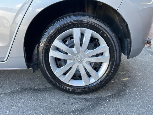 フィット ｅ：ＨＥＶベーシック　バックカメラ　ナビ　ＴＶ　クリアランスソナー　オートクルーズコントロール　衝突被害軽減システム　オートライト　ＬＥＤヘッドランプ　スマートキー　アイドリングストップ　電動格納ミラー　ＣＶＴ（19枚目）