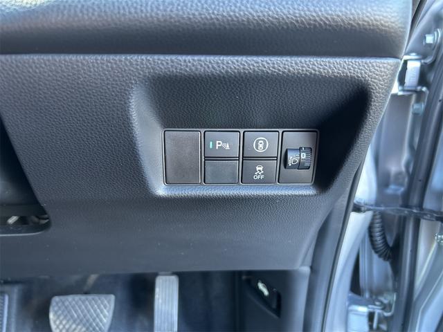 フィット ｅ：ＨＥＶベーシック　バックカメラ　ナビ　ＴＶ　クリアランスソナー　オートクルーズコントロール　衝突被害軽減システム　オートライト　ＬＥＤヘッドランプ　スマートキー　アイドリングストップ　電動格納ミラー　ＣＶＴ（30枚目）