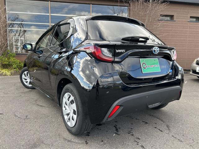 ヤリス ハイブリッドＸ　ＥＴＣ　バックカメラ　オートクルーズコントロール　レーンアシスト　衝突被害軽減システム　オートマチックハイビーム　オートライト　スマートキー　電動格納ミラー　ＣＶＴ　盗難防止システム　衝突安全ボディ（4枚目）