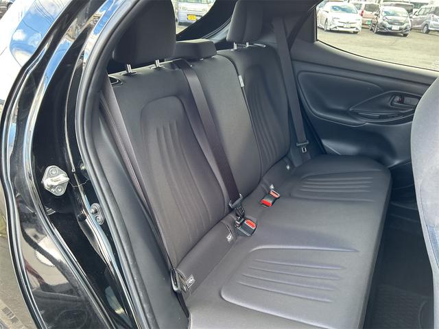 ヤリス ハイブリッドＸ　ＥＴＣ　バックカメラ　オートクルーズコントロール　レーンアシスト　衝突被害軽減システム　オートマチックハイビーム　オートライト　スマートキー　電動格納ミラー　ＣＶＴ　盗難防止システム　衝突安全ボディ（39枚目）