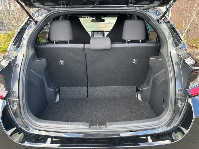 ヤリス ハイブリッドＸ　ＥＴＣ　バックカメラ　オートクルーズコントロール　レーンアシスト　衝突被害軽減システム　オートマチックハイビーム　オートライト　スマートキー　電動格納ミラー　ＣＶＴ　盗難防止システム　衝突安全ボディ（42枚目）