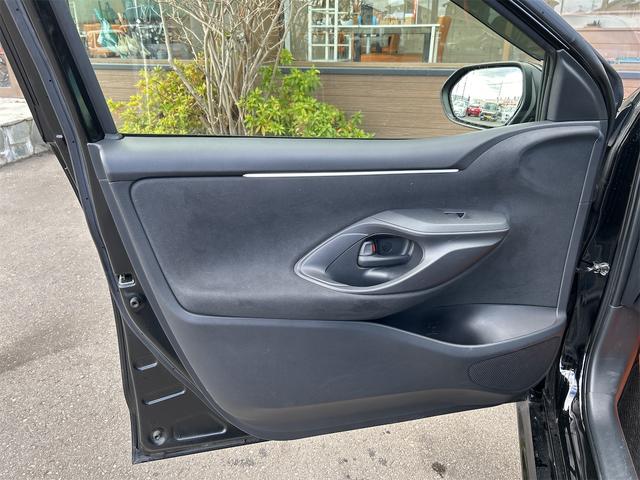 ヤリス ハイブリッドＸ　ＥＴＣ　バックカメラ　オートクルーズコントロール　レーンアシスト　衝突被害軽減システム　オートマチックハイビーム　オートライト　スマートキー　電動格納ミラー　ＣＶＴ　盗難防止システム　衝突安全ボディ（48枚目）