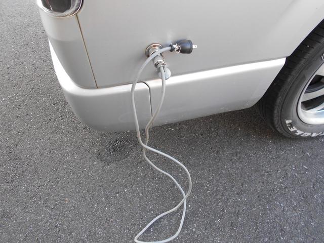 ハイエースバン SロングワイドDX GLパッケージ 4WD キャンピング ナビ バックカメラ べバストFFヒーター 外部電源入力可 AC100Vコンセント&ソケット サブバッテリー シンク 排水給水 シャワー付き テーブル&ソファー 網戸 カーテン(9枚目)