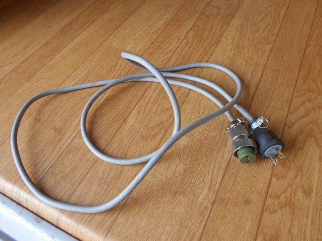 ハイエースバン SロングワイドDX GLパッケージ 4WD キャンピング ナビ バックカメラ べバストFFヒーター 外部電源入力可 AC100Vコンセント&ソケット サブバッテリー シンク 排水給水 シャワー付き テーブル&ソファー 網戸 カーテン(10枚目)