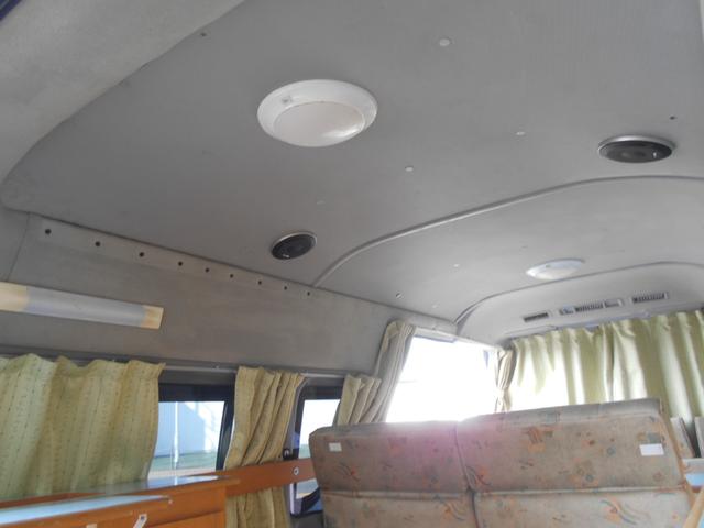 ハイエースバン SロングワイドDX GLパッケージ 4WD キャンピング ナビ バックカメラ べバストFFヒーター 外部電源入力可 AC100Vコンセント&ソケット サブバッテリー シンク 排水給水 シャワー付き テーブル&ソファー 網戸 カーテン(20枚目)