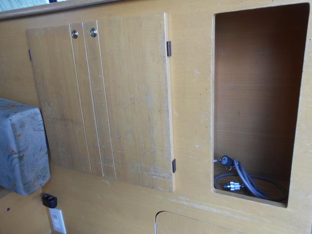 ハイエースバン SロングワイドDX GLパッケージ 4WD キャンピング ナビ バックカメラ べバストFFヒーター 外部電源入力可 AC100Vコンセント&ソケット サブバッテリー シンク 排水給水 シャワー付き テーブル&ソファー 網戸 カーテン(23枚目)